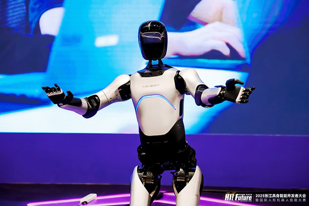 jiuyou九游ninegame远征A2成全球首个同时拥有中美欧认证的人形机器人